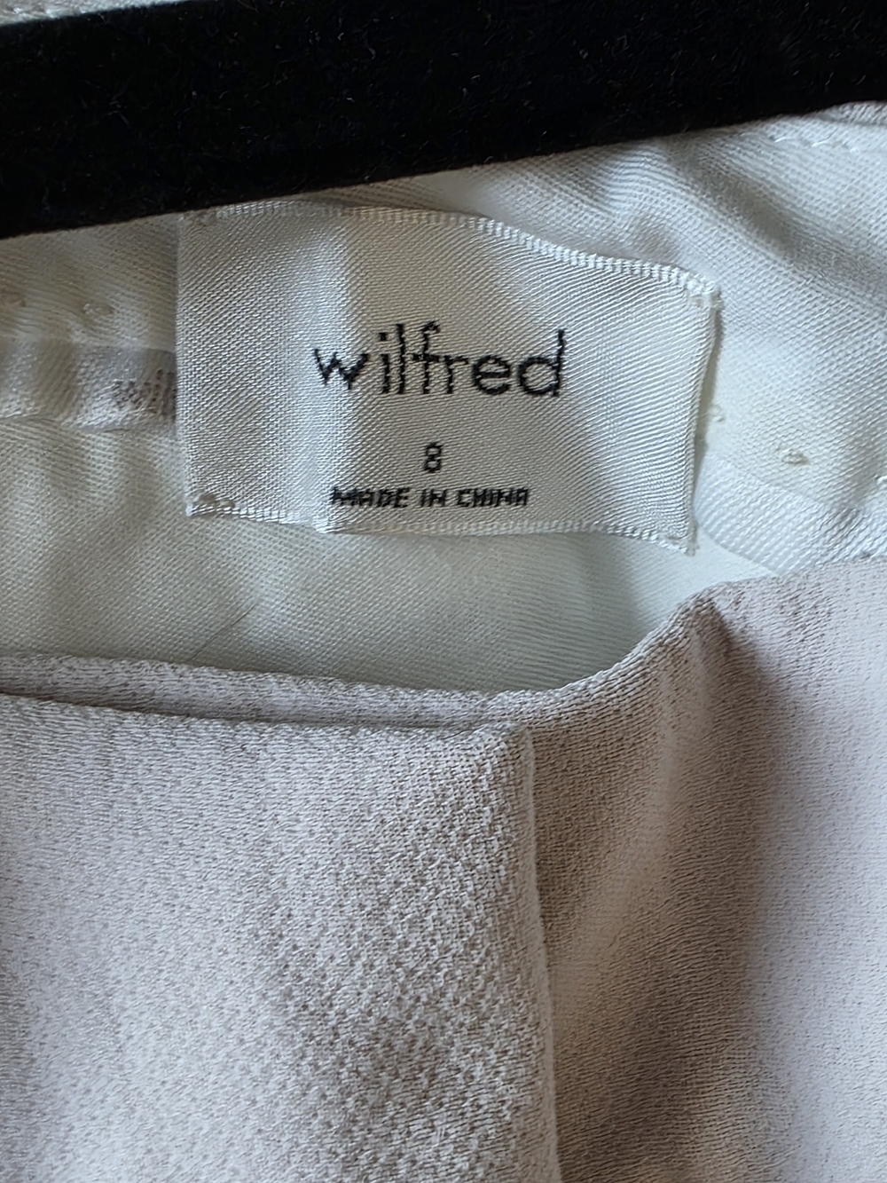 NWT Aritzia Wilfred Carrot Crepe Pants (Short) - Vin Gris Size 8 - Picture 6 of 8